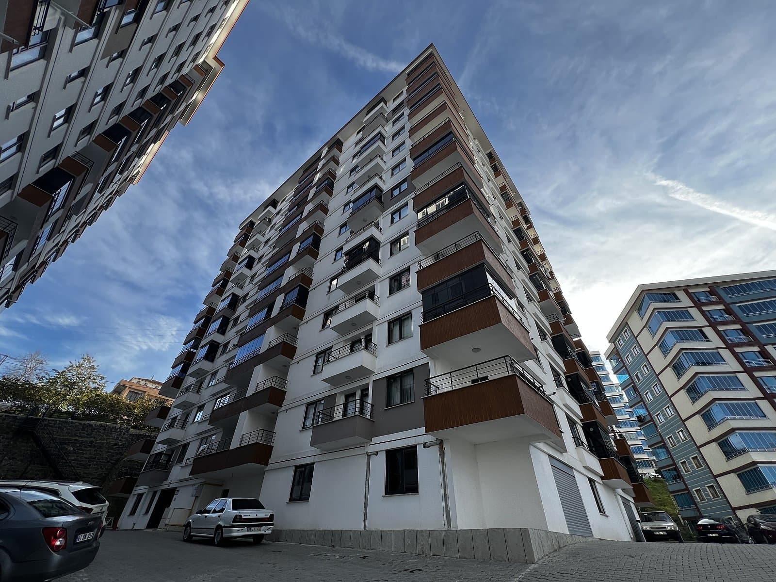 Ready-to-Move Apartment in a Prestigious Complex in Trabzon