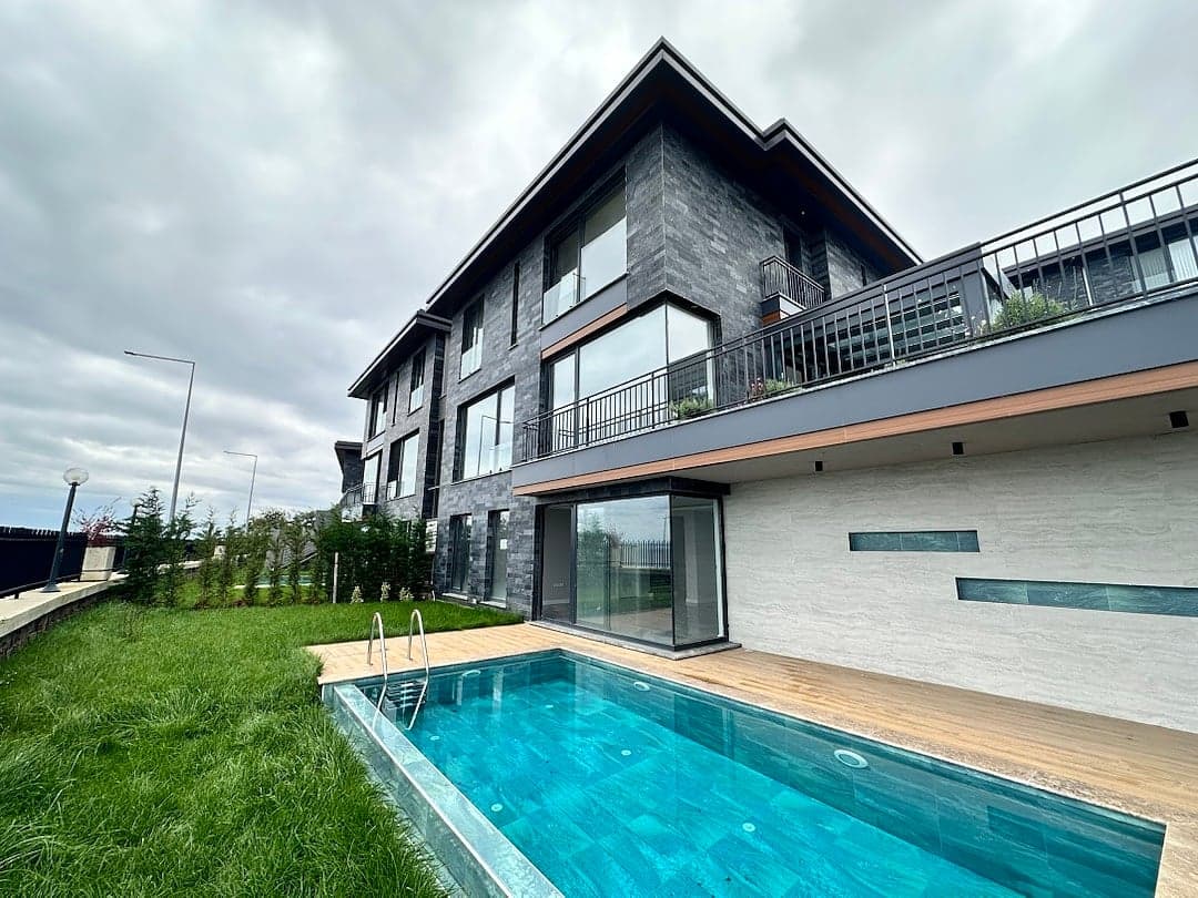 Sea-View Semi-Detached Villas with Private Pools in Trabzon